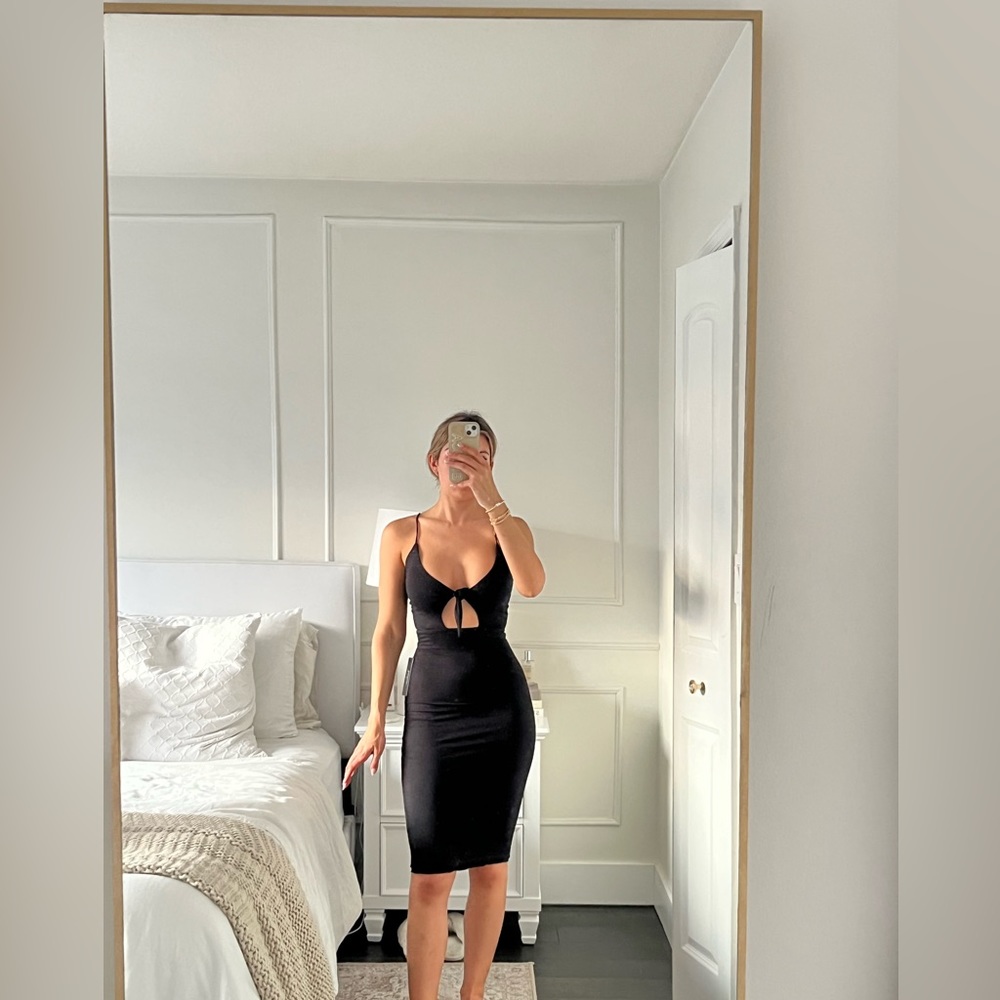 Lulu’s tie front midi dress